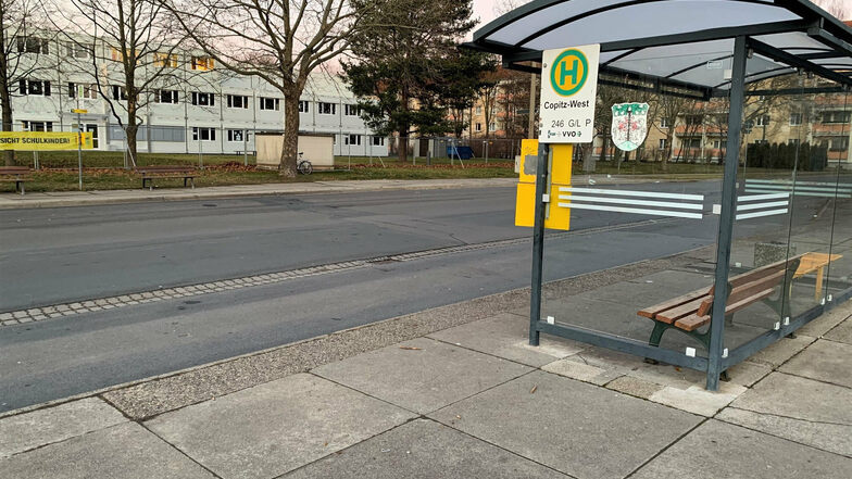 Bushaltestellen an der Schillerstraße in Copitz: Die Buchten verschwinden, Busse halten künftig auf der Fahrbahn.