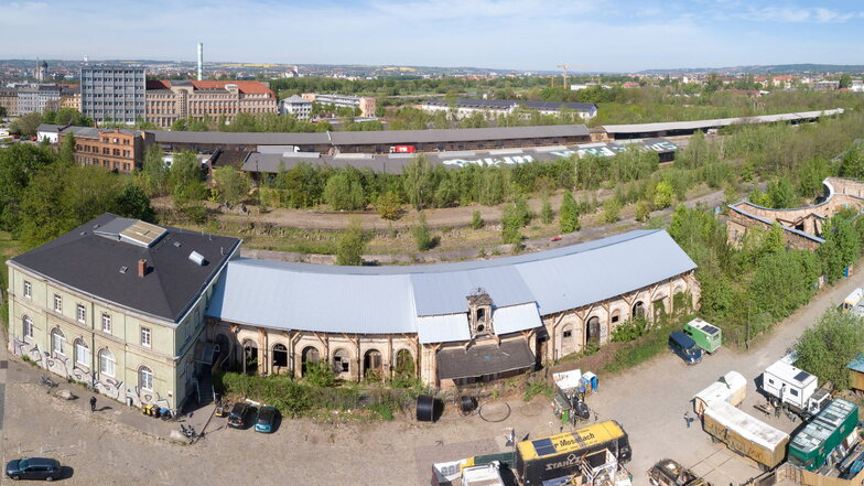 Im Alten Leipziger Bahnhof in Dresden gibt es Atelierräume, die sich die Stadt sichern sollte, fordert die Linke im Stadtrat.