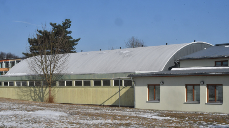 Die Turnhalle der Grundschule in Dürrröhrsdorf-Dittersbach soll nur noch notdürftig instand gesetzt werden. In der Gemeinde gibt es viel größere Ziele.