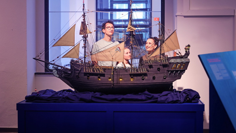 Das legendäre Segelschiff "Black Pearl" steht als Modell in der Ausstellung.