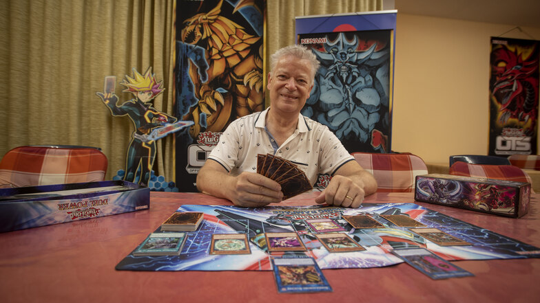 Claus Lehmann (67) hat seit Jahren in einem der Hinterräume einen Treff für Yu-Gi-Oh!-Fans eingerichtet. Jeden Sonnabendvormittag kommen hier bis 15 Spieler zusammen aus der weiteren Region.