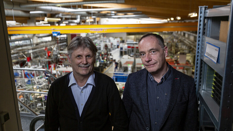 Herbert Bender und Walte Gebert sind für die Geschicke der Selectrona GmbH in Dippoldiswalde verantwortlich.