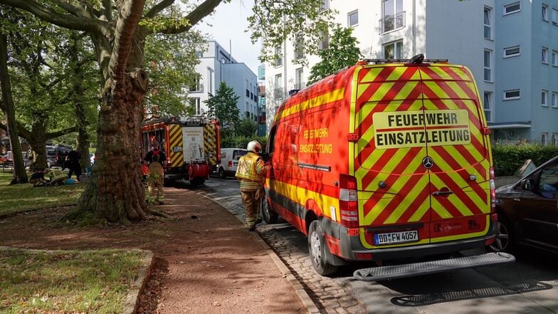 Feuer in Dresdner Wohnung: Feuerwehr findet tote Frau