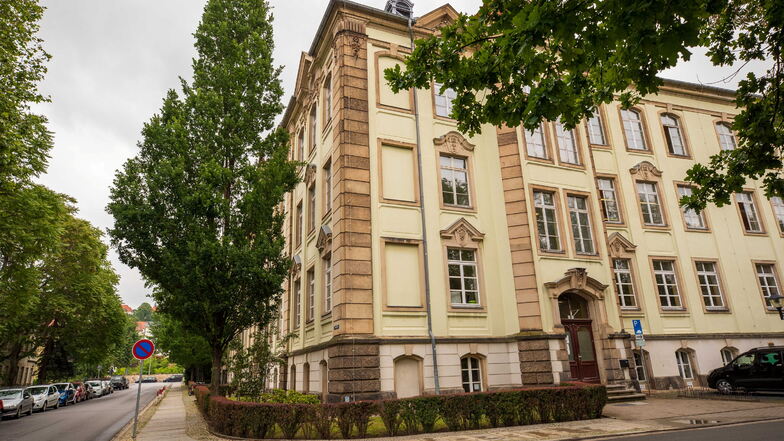 Grundschule "Am Friedenspark" in Pirna: Anmeldungen sind hier nur nach vereinbartem Termin möglich.