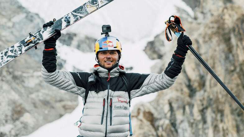 Geschafft: Andrzej Bargiel ist als erster Mensch auf Skiern vom schwierigsten Berg der Erde runtergerast.