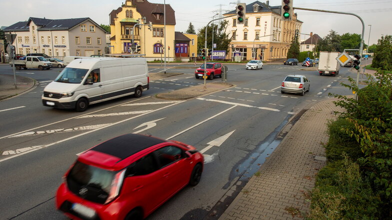 Mit der Sanierung der Dresdner Straße wird die Kreuzung mit der Zschierener und Siegfried-Rädel-Straße zum Kreisverkehr.