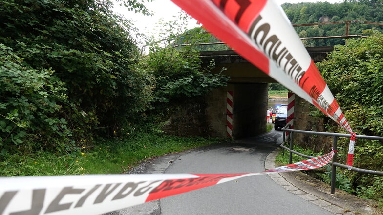 Pirna: 76-Jähriger stirbt nach Sturz auf Elberadweg