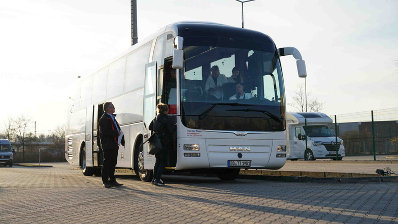 Der Reisebus startet in Richtung ukrainisch-polnische Grenze.