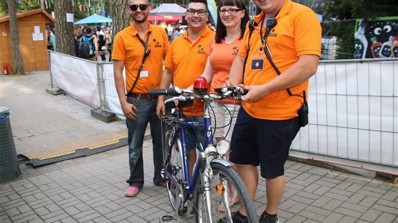 Steve Grünberg (mit Fahrrad) und sein Team konnten sich über viele Besucher freuen.