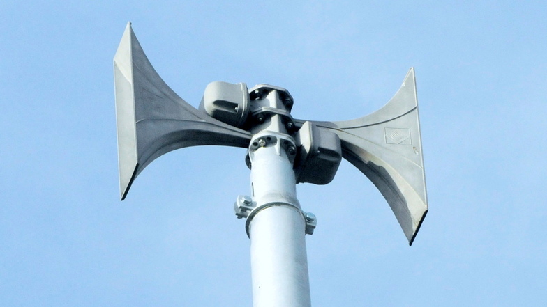 In anderen Kommunen des Landkreises Meißen, so wie hier im Thiendorfer Ortsteil Sacka, gibt es bereits moderne Sirenen, mit denen auch Durchsagen gemacht werden können.