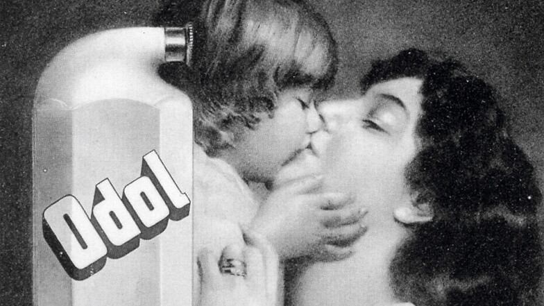 Meilenstein des Produktmarketings: Werbung mit der markanten Flasche "Odol"-Mundwasser.