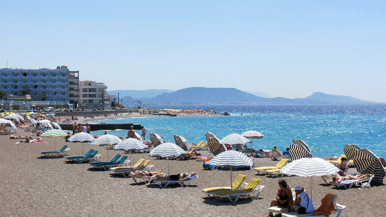 Griechenland will evakuierten Touristen Gratis-Urlaub auf Rhodos schenken