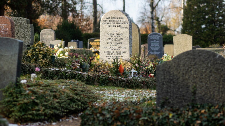 Grabsteine auf dem Friedhof Possendorf. Werden die geschichtsträchtigen Friedhöfe in Sachsen verschwinden?