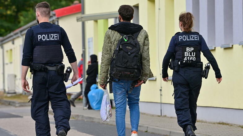Fast täglich greift die Bundespolizei Migranten auf.