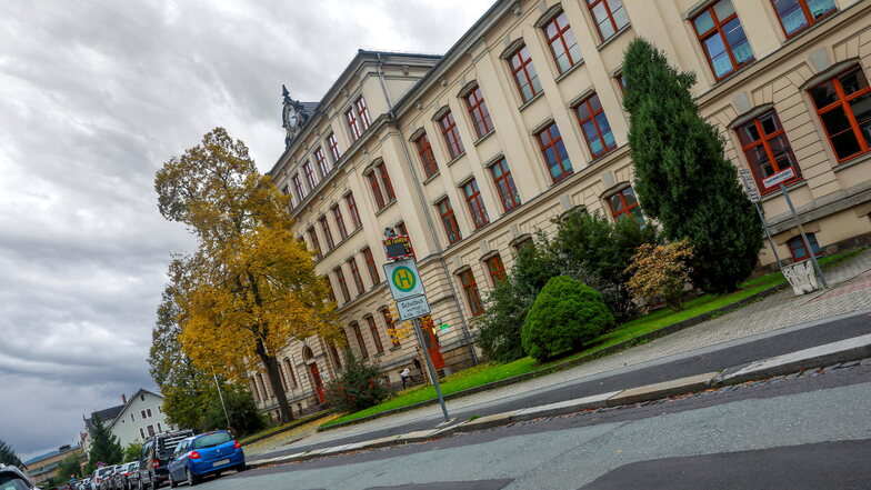 Lessing-Grundschule in Zittau bekommt neuen Vorplatz