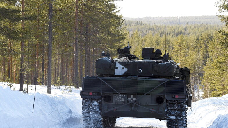 Eine Militärübung in Schweden: Die Skandinavier debattieren über einen Beitritt zur Nato.