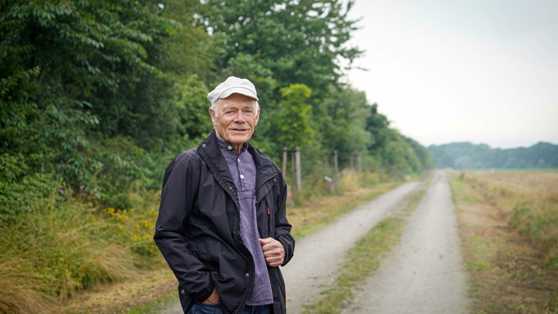 Hans-Georg Graf setzt sich seit vielen Jahren für grüne Verbindungen zwischen den Orten ein. Sein jüngster Erfolg ist die Allee der Bäume des Jahres zwischen Brösa und Spreewiese.