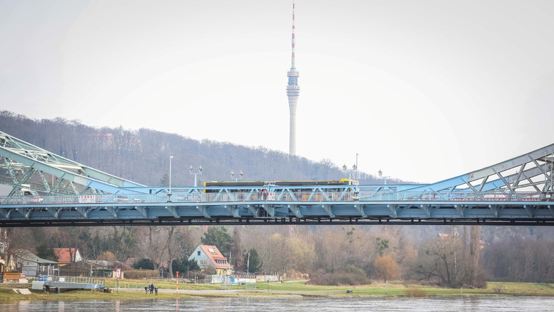 Die Wiedereröffnungspläne für den Fernsehturm Dresden kommen nur langsam voran.