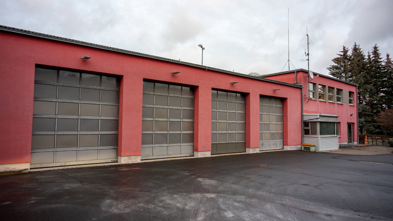 Das Feuerwehrgerätehaus in Hartha soll einen neuen Anstrich bekommen. Die Mitglieder des Technischen Ausschusses vergaben dafür den Auftrag.