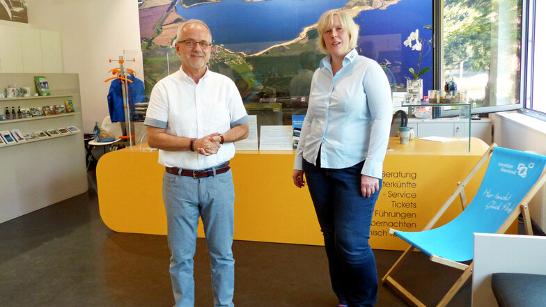 Hoyerswerdas Oberbürgermeister Stefan Skora begrüßte Dana Kersten an ihrer sächsischen Wirkungsstätte im Bürgerzentrum Braugasse 1.