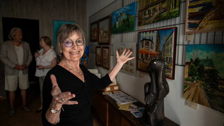 Katharina Mützel lud am 6. Juli zur Eröffnung der kleinen Galerie am Klosterplatz 3 ein, in dem regionale Künstler ausstellen und sich zum Austausch treffen.