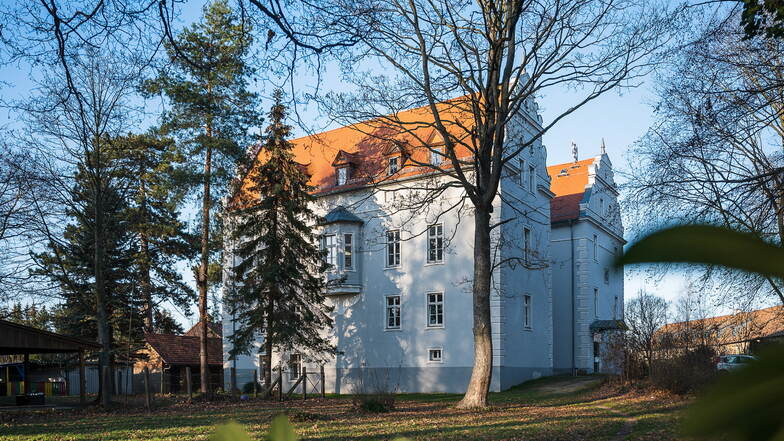 Schloss Gersdorf. Hier zog 2020 die Schkola ein.