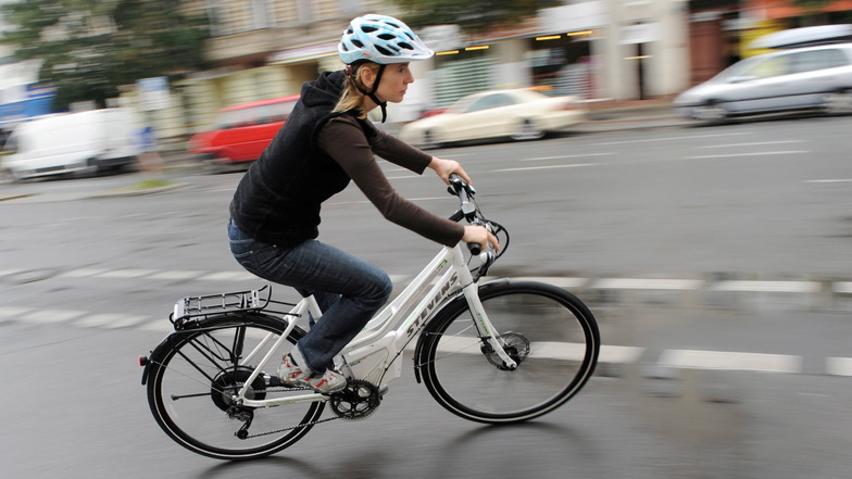 E-Bikes beziehungsweise Pedelecs machen Spaß. Aber die Gefahr von Unfällen steigt offensichtlich.