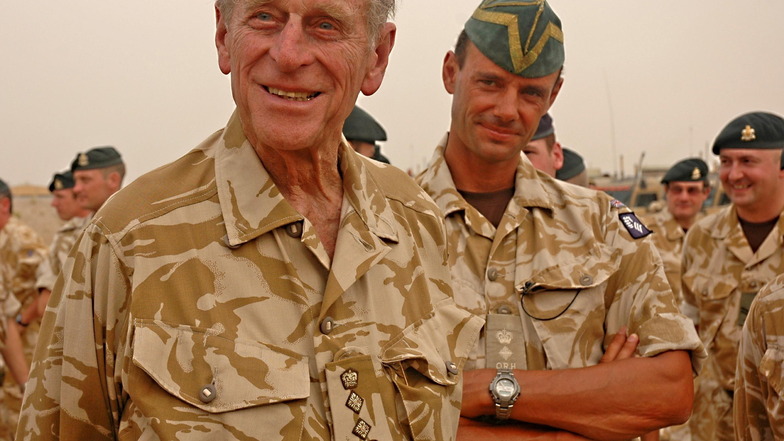 2006: Philip bei einem Überraschungsbesuch der britischen Truppen im Irak.