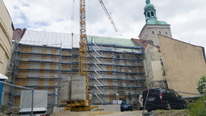 Noch immer laufen an den Bürgerhäusern in der Bautzener Innenstadt Sicherungsarbeiten. Unterdessen gab es zu den Häusern erneut eine Gerichtsentscheidung - zu Ungunsten der Stadt Bautzen.