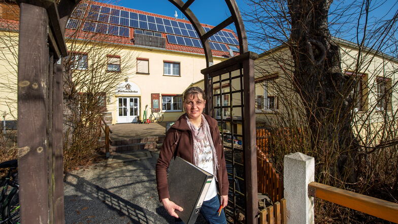 Die Chefin der Parkschänke Zabeltitz, Franziska Koitzsch, ist derzeit hauptsächlich mit Büroarbeit beschäftigt. Leider.