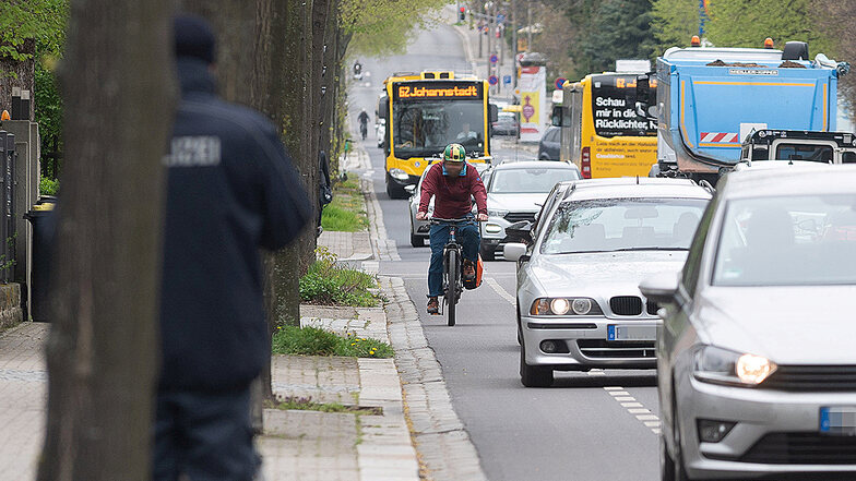 Eng und unübersichtlich ist die Chemnitzer Straße in Dresden. Radfahrer werden hier oft mit zu geringem Abstand überholt.
