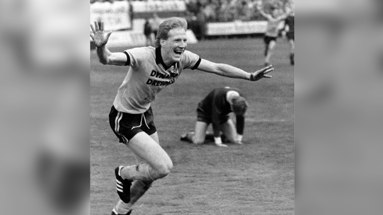 Matthias Sammer gehörte nach der Wende zu den DDR-Spielern, die auch im wiedervereinigten Fußball-Land eine große Karriere starteten. Mit Dynamo wurde er zweimal DDR-Meister und holte den Pokalsieg 1990.
