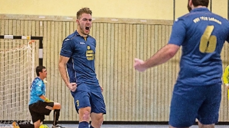 Treffsicher vom Punkt: Johannes Hayn (Mi.) vom Futsalmeister SpG Lohmen/Wehlen.