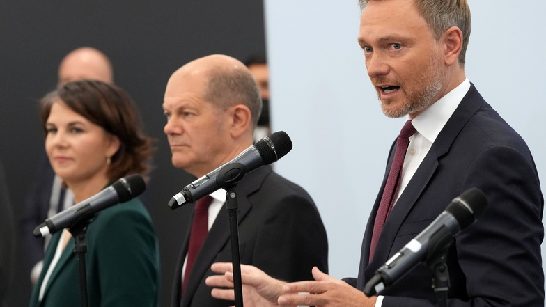 Die Spitzen von SPD, Grünen und FDP empfehlen die Aufnahme von Koalitionsverhandlungen