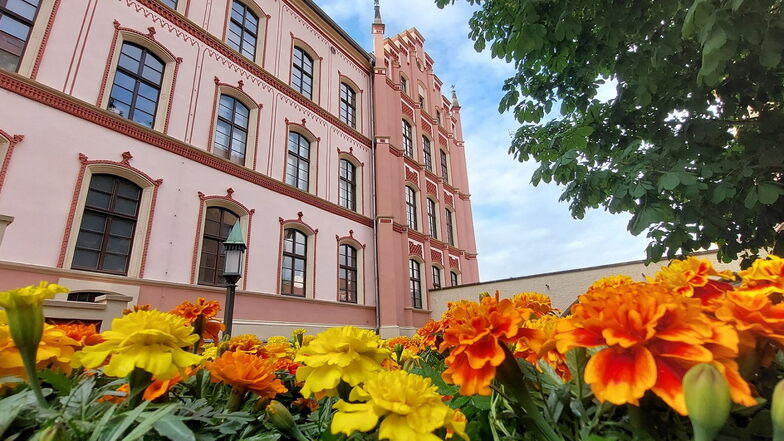 Von 9 bis 13 Uhr lädt an diesem Sonnabend wieder der Hof hinter der Roten Schule zum Meißner Grünmarkt.