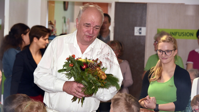 Viele Blumen gab es heute für Dr. Gottfried Hanzl.