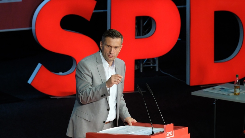 Der Landesvorsitzende der SPD Sachsen, Martin Dulig, sagt, man dürfe beim Thema Klimawandel den Strukturwandel nicht außer Acht lassen.