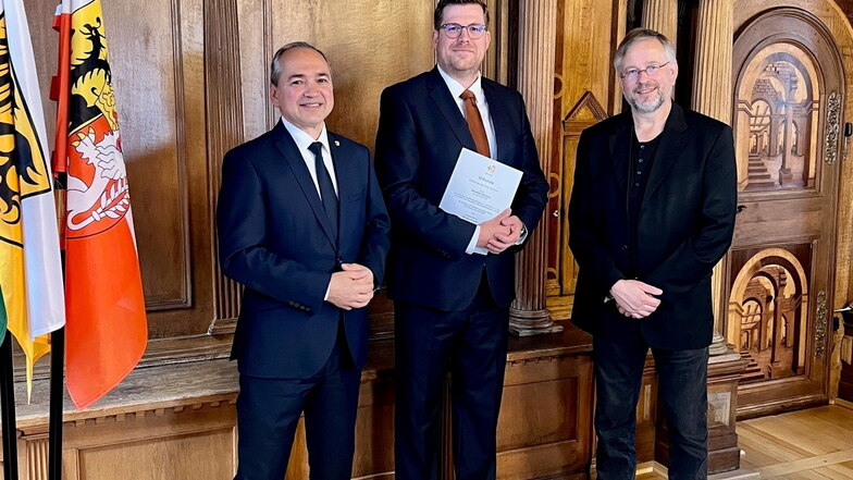 OB Octavian Ursu, Wielers Nachfolger Benedikt Hummel und Michael Wieler (von links) bei Wielers Ausscheiden und dem Amtsantritt von Hummel als Bürgermeister von Görlitz im August 2022.
