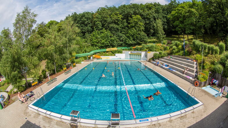 Freitaler Freibad wegen Schwimmfest geschlossen