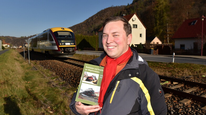 Der Schlottwitzer Stefan Müller ist nicht nur ein Eisenbahnfan, sondern auch ein Experte. Der studierte Verkehrswirtschaftler hat auch schon Bücher veröffentlicht.