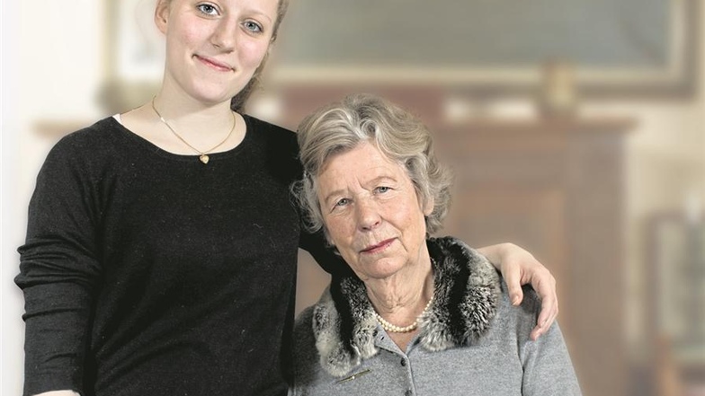 Ingrid Struckmann mit ihrer Enkelin. Die Zwanzigjährige heißt Margaretha – wie ihre Urgroßmutter. Foto: Maxim Sergienko
