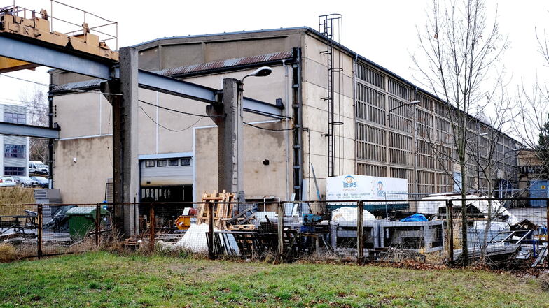 Eines der Gebäude auf dem ehemaligen Betriebsgelände des zuletzt als "Granit und Basalt GmbH" firmierenden Unternehmens.