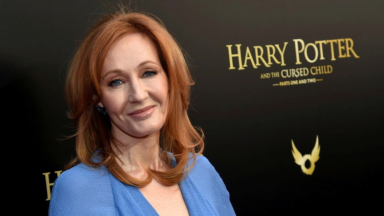 Die Potter-Autorin J.K. Rowling kommt zum Theaterstück "Harry Potter and the Cursed Child". Rowling wird nun Produzentin der Potter-TV-Serie.