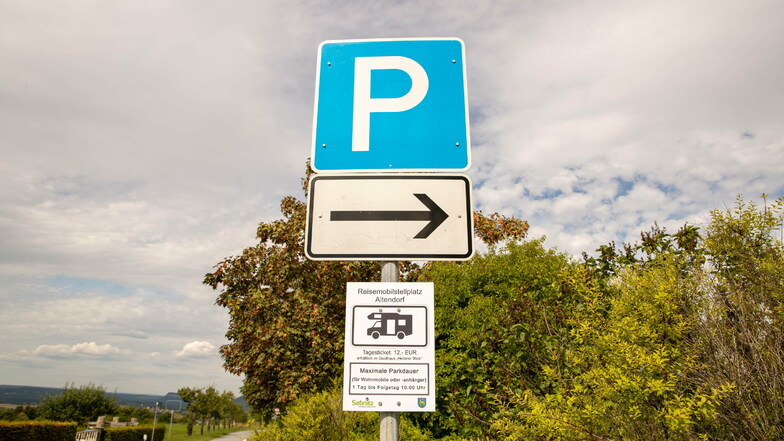 Parkplatz für eine Nacht: Wie hier in Altendorf haben die Kommunen zusätzliche Flächen für Wohnmobile ausgewiesen.