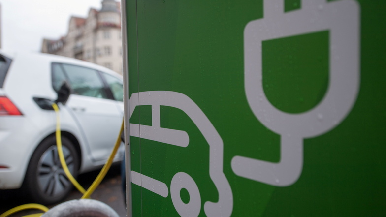 Der Anteil batteriebetriebener Autos ist in der EU erneut gestiegen.