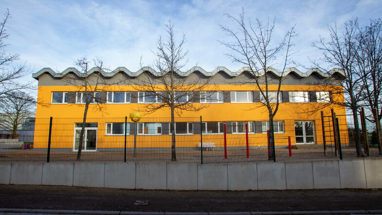 Die ehemalige Turnhalle neben der Grund- und Oberschule Am Marienschacht in Bannewitz wird demnächst zur Baustelle.