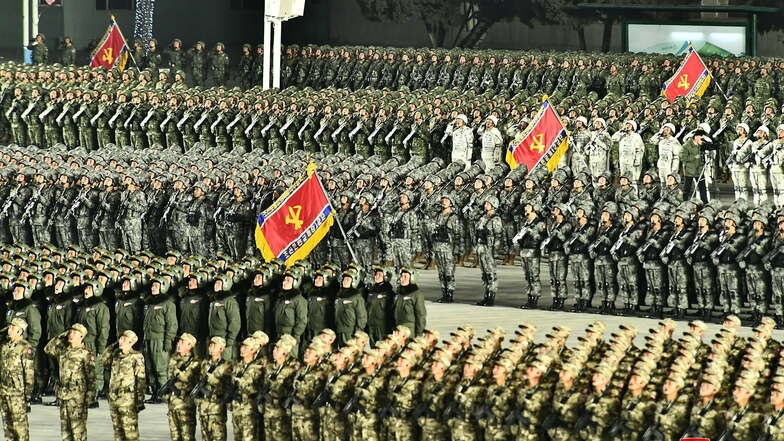 Nordkoreanische Soldaten während einer Militärparade.
