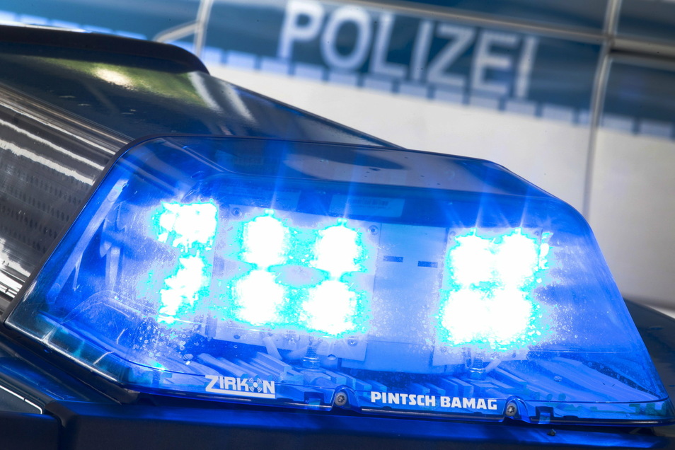 Zwickau Polizei Beendet Garagen Party In Zwickau Sachsische De