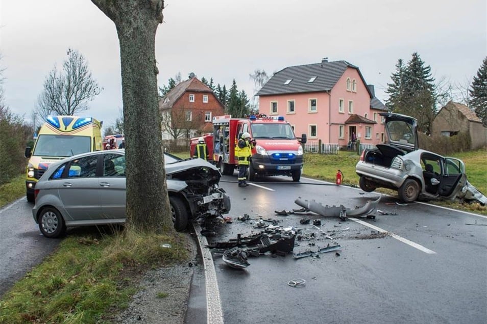 Viele Verletzte Bei Schwerem Unfall | Sächsische.de