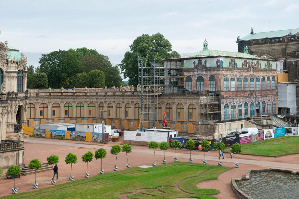 In den Französischen Pavillon kommt der Eingangsbereich der neuen Zwinger-Ausstellung, die in der benachbarten Bogengalerie L zu sehen sein wird. Beide Gebäude werden derzeit saniert.